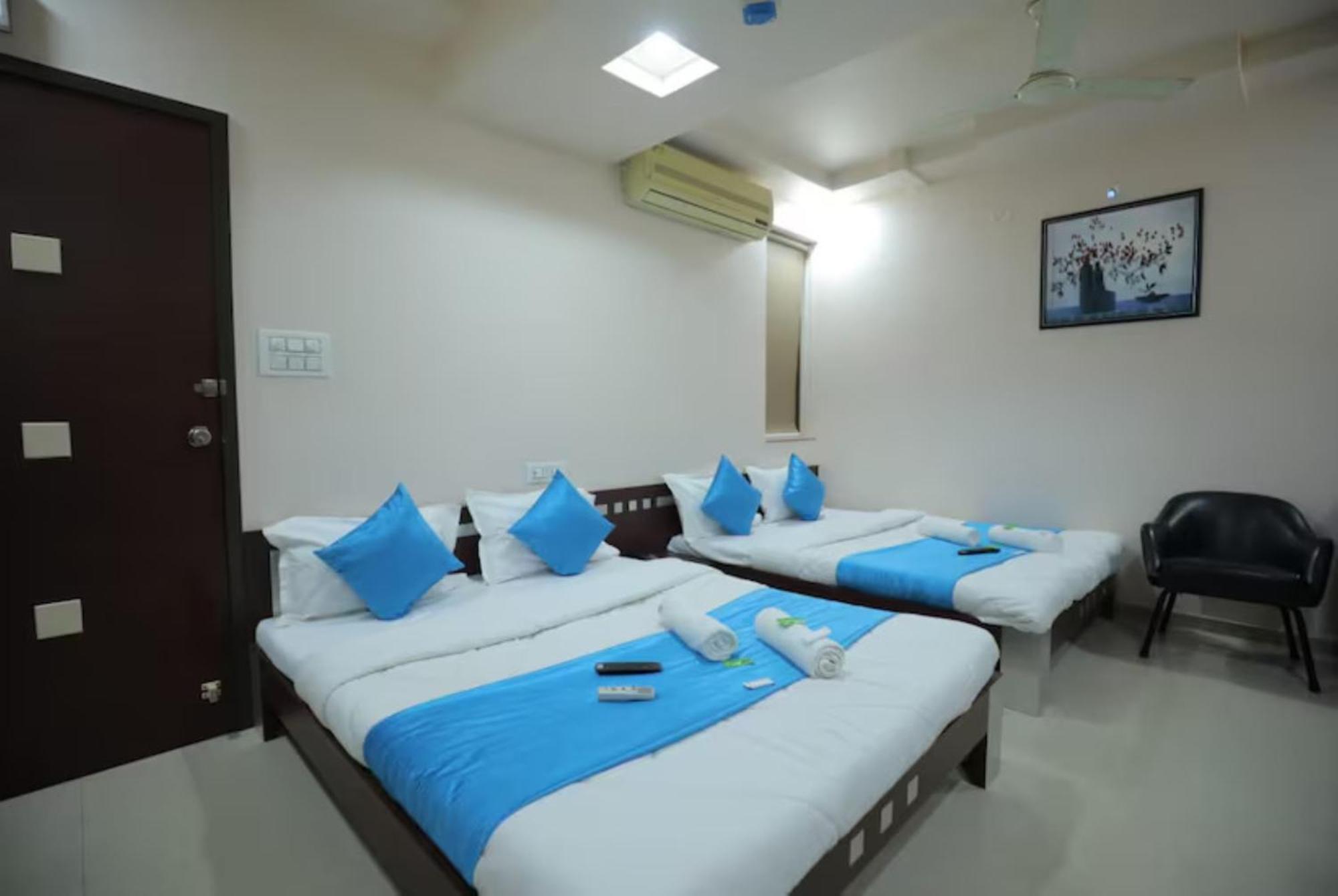 Hotel Raviraj Palace Rajkot Exterior photo