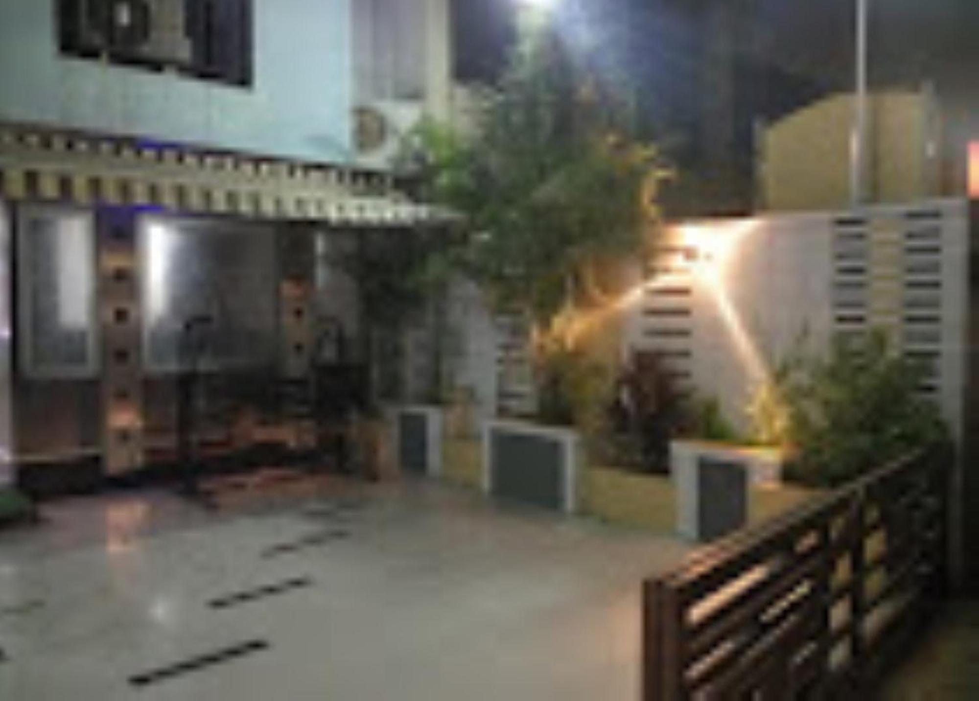Hotel Raviraj Palace Rajkot Exterior photo