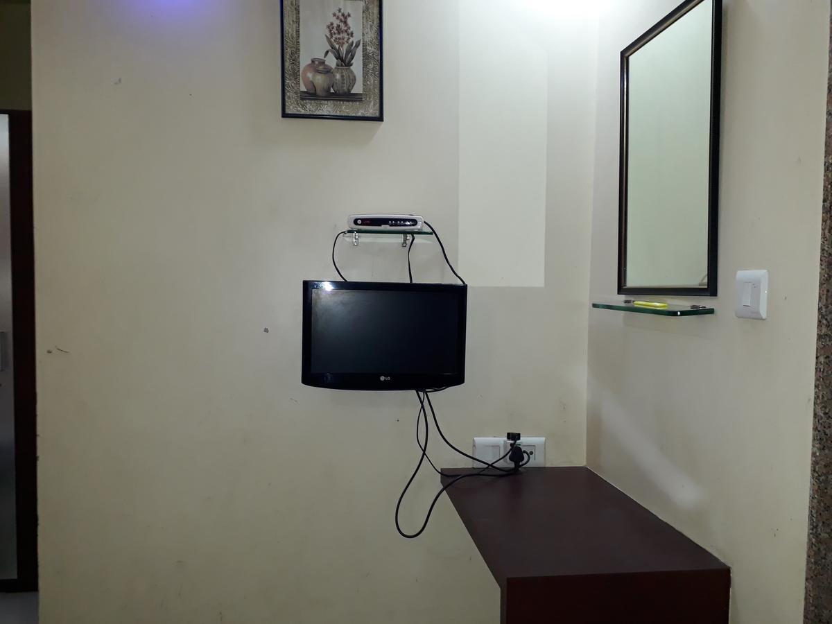 Hotel Raviraj Palace Rajkot Exterior photo